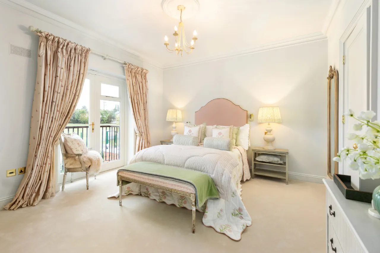 Photo of 6 Ailesbury Wood, Ailesbury Road, Ballsbridge, Dublin 4, D04 V2Y6