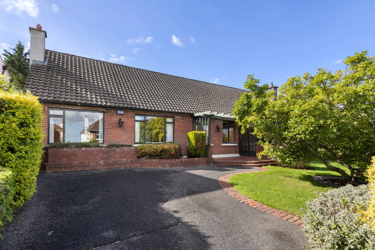 Photo of 39 Hainault Road, Foxrock, Dublin 18, D18 F9W7