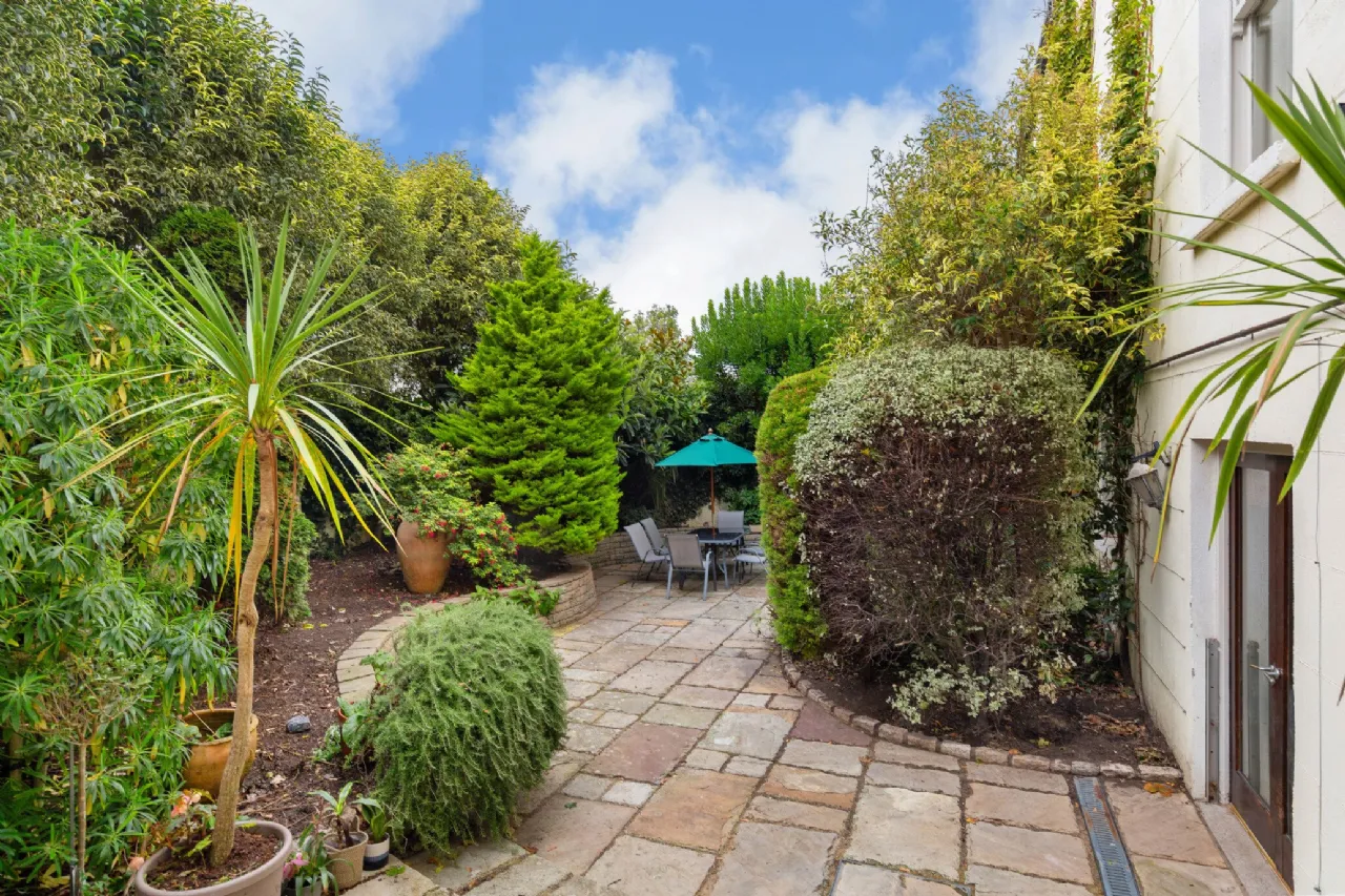 Photo of Strand Lodge, 5 Strand Road, Sandymount, Dublin 4, D04 X461