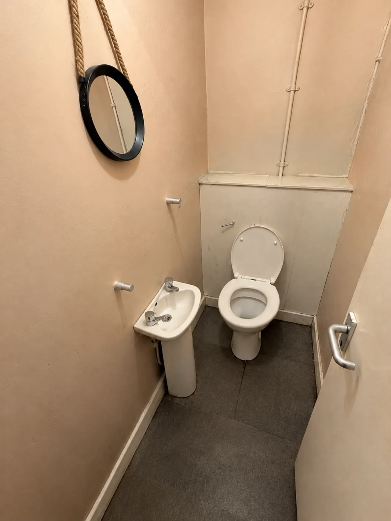 Photo of Commercial Premesis, Glasslyn Road, Cloughmacsimon, Bandon, Co. Cork, P72AX05