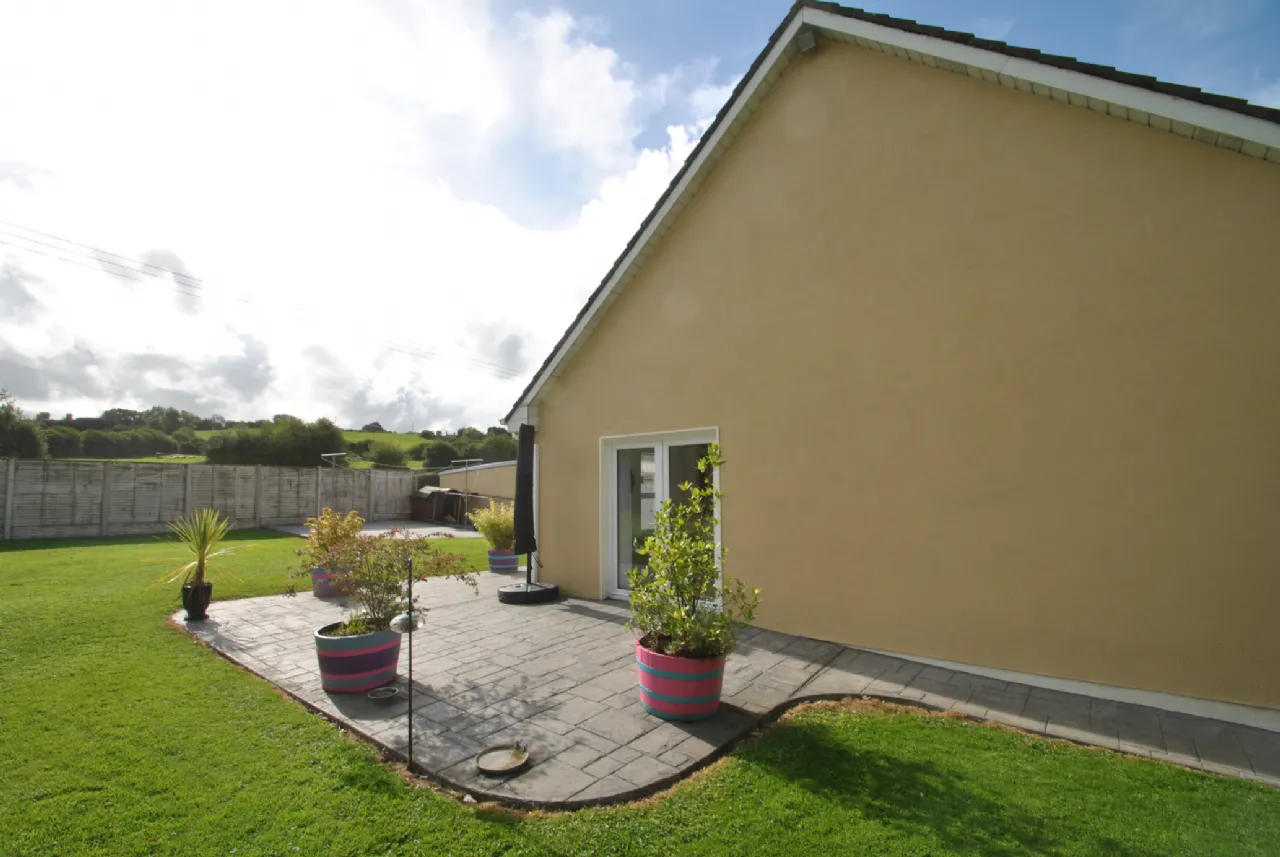 Photo of Carrig Road, Parkmore, Roscrea, Co. Tipperary., E53 CY99
