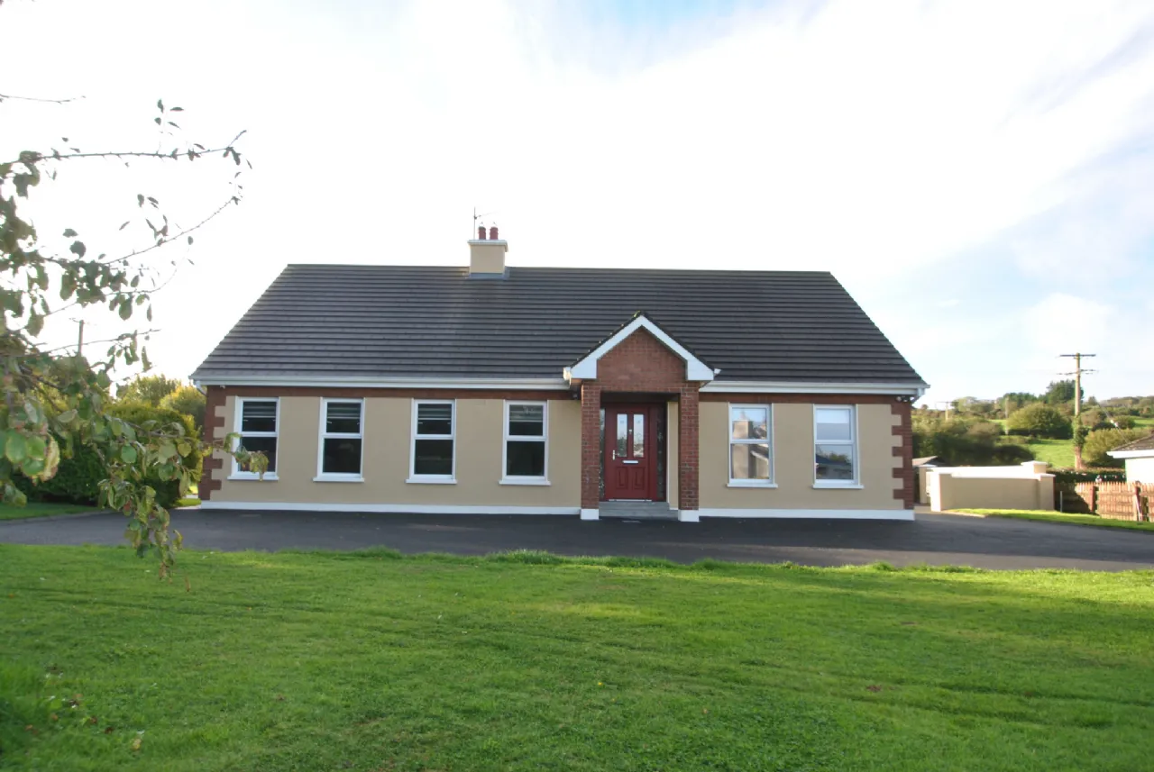 Photo of Carrig Road, Parkmore, Roscrea, Co. Tipperary., E53 CY99