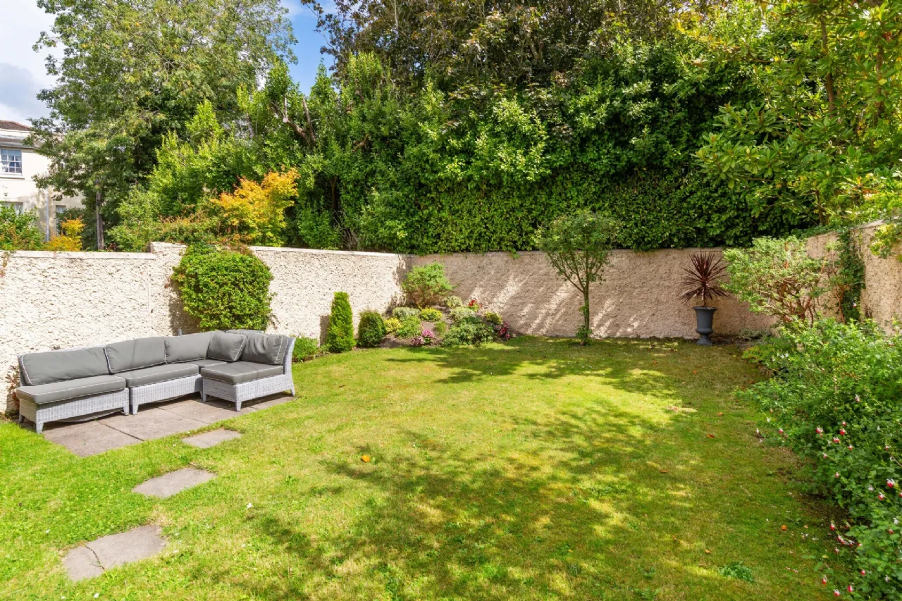 Photo of 4 Anglesea Road, Ballsbridge, Dublin 4, D04 N2A4
