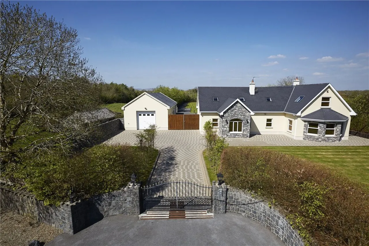 Photo of Pride House, Addroon, Ruan, Ennis, Co Clare, V95 E3VW