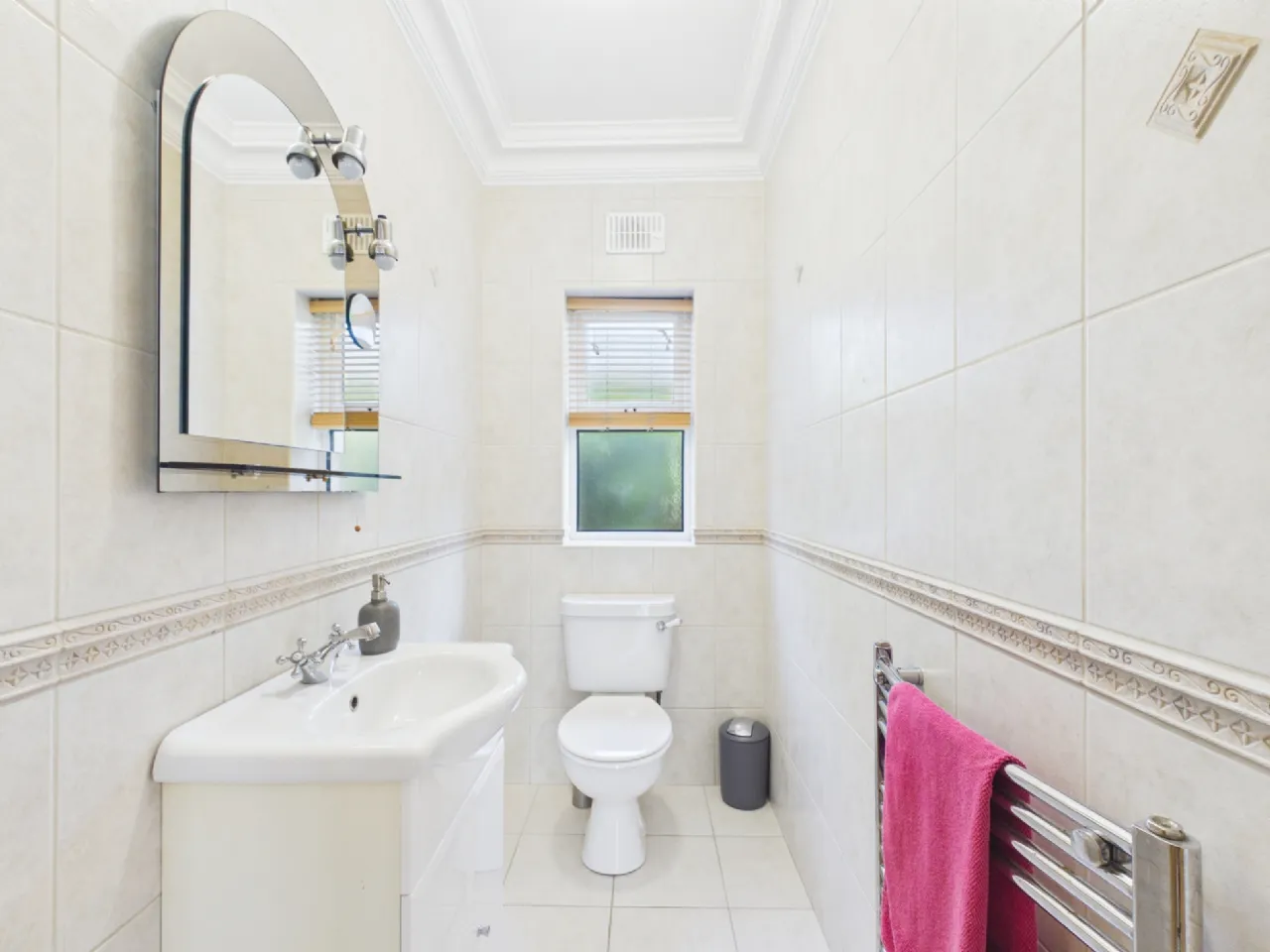 Photo of Pride House, Addroon, Ruan, Ennis, Co Clare, V95 E3VW