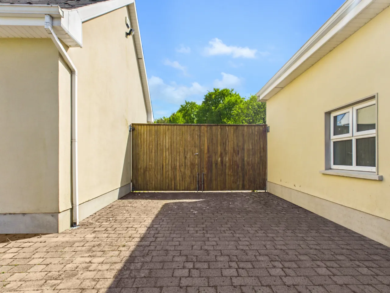 Photo of Pride House, Addroon, Ruan, Ennis, Co Clare, V95 E3VW