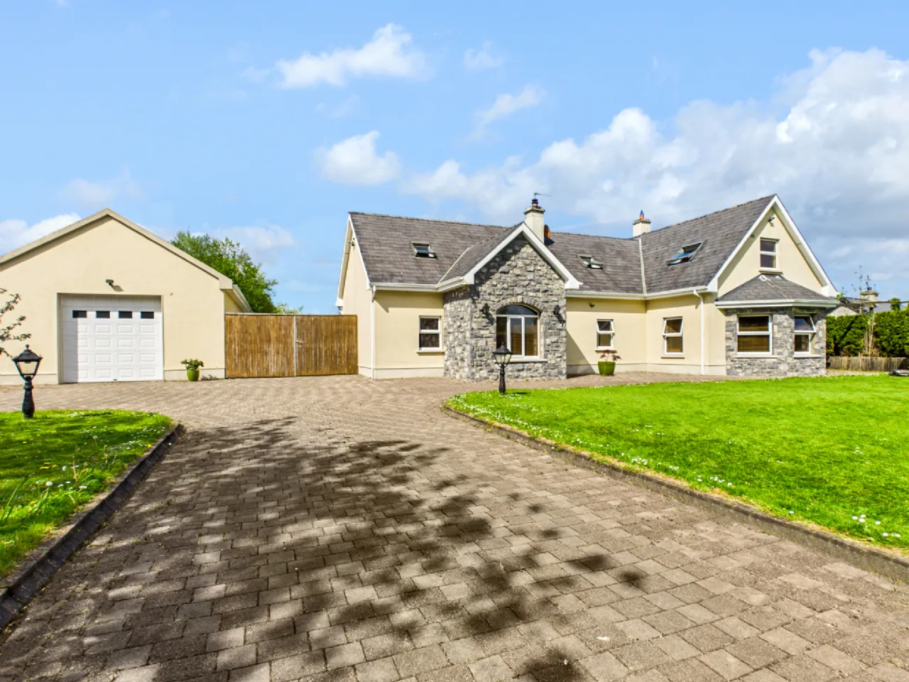 Photo of Pride House, Addroon, Ruan, Ennis, Co Clare, V95 E3VW