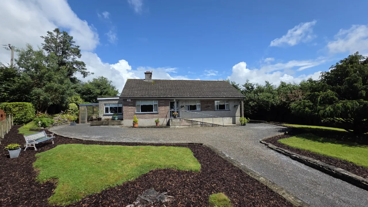 Photo of Chez Nous, Palmershill, Cashel, Co Tipperary, E25WK26