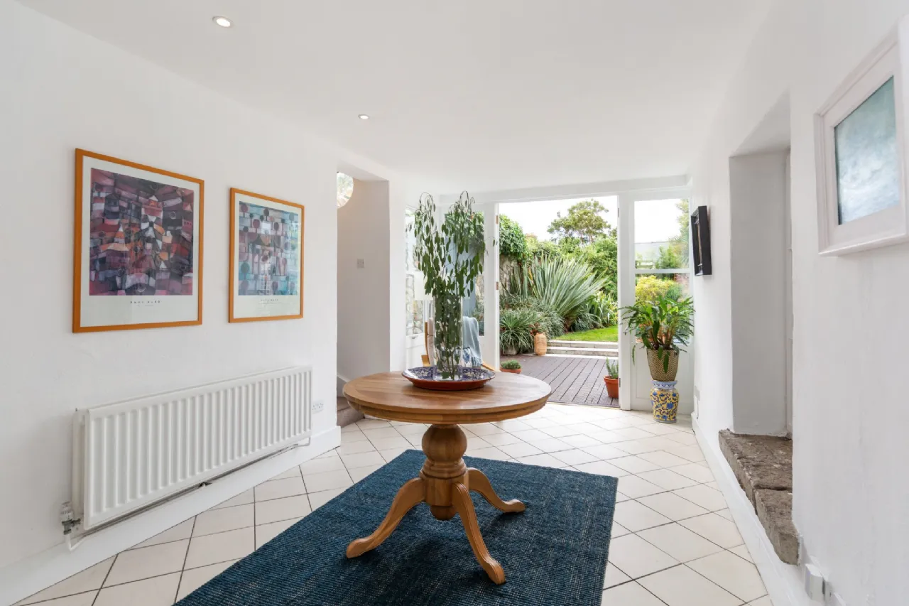 Photo of 35 Booterstown Avenue, Booterstown, Co. Dublin, A94 X2P9