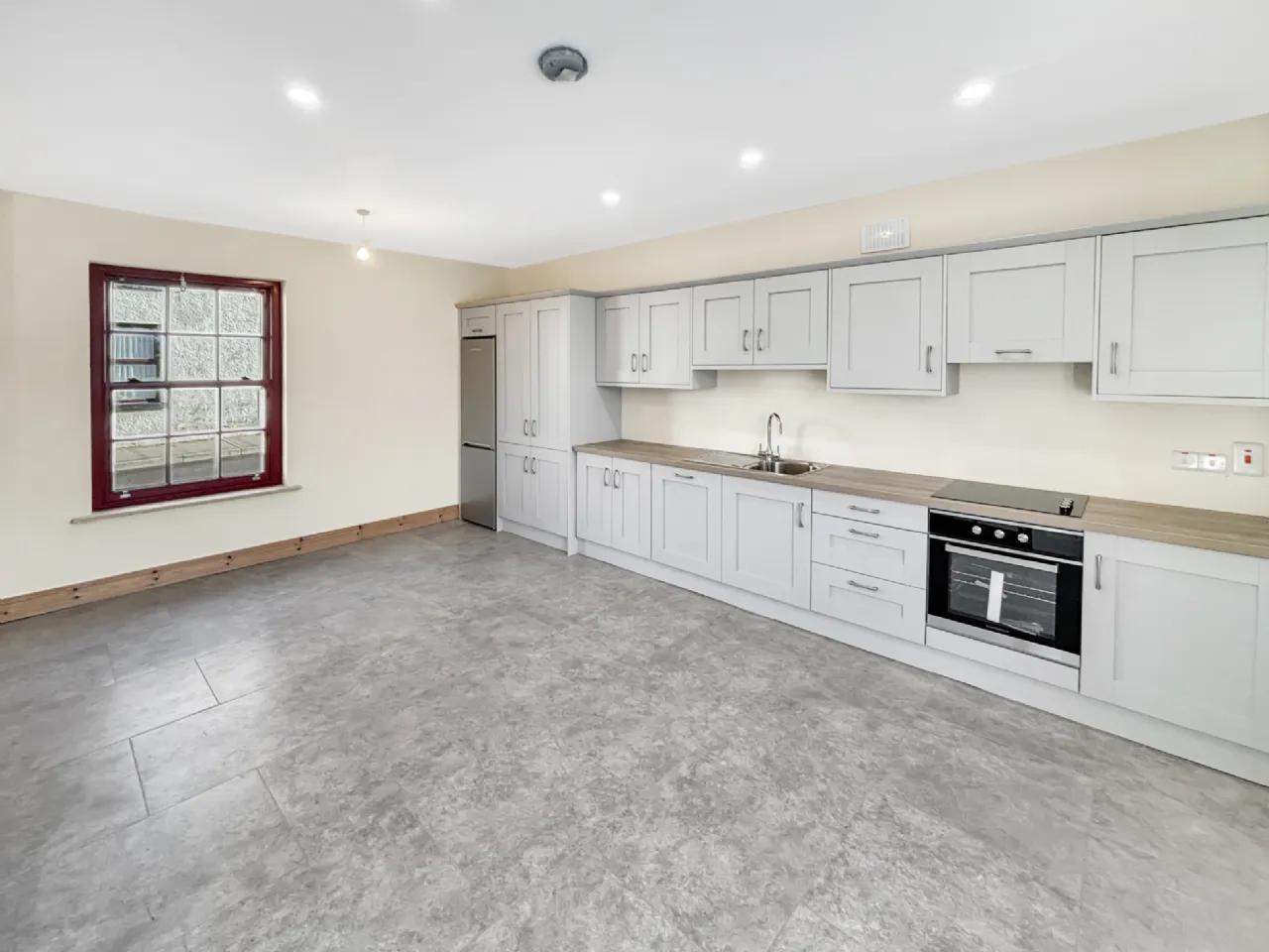 Photo of Mill Street, Borrisokane, Co. Tipperary, E45 YK64