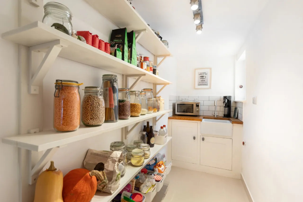 Photo of 17 Lower Prince Edward Terrace, Carysfort Avenue, Blackrock, Co Dublin, A94 K6R9