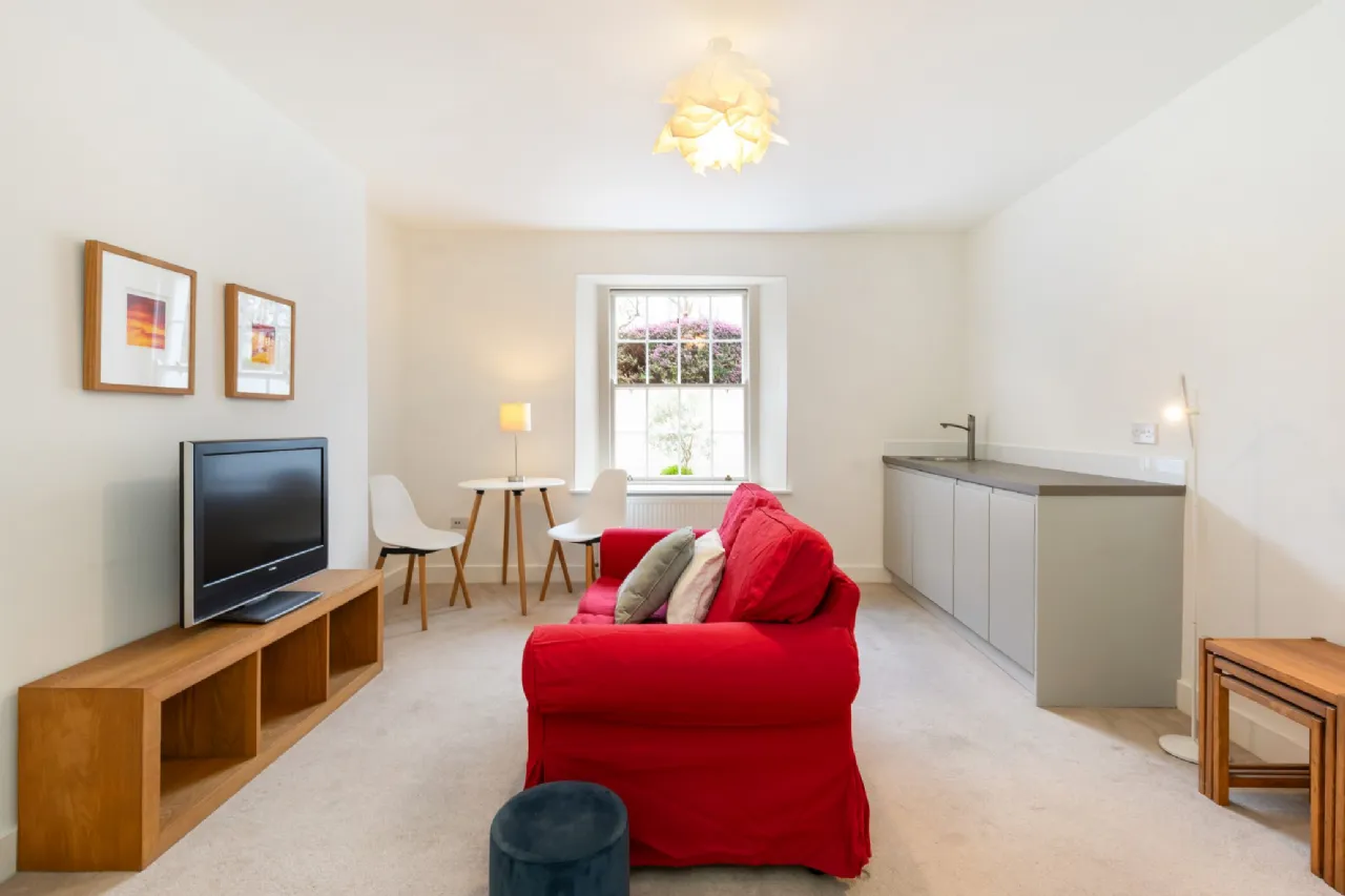 Photo of 17 Lower Prince Edward Terrace, Carysfort Avenue, Blackrock, Co Dublin, A94 K6R9