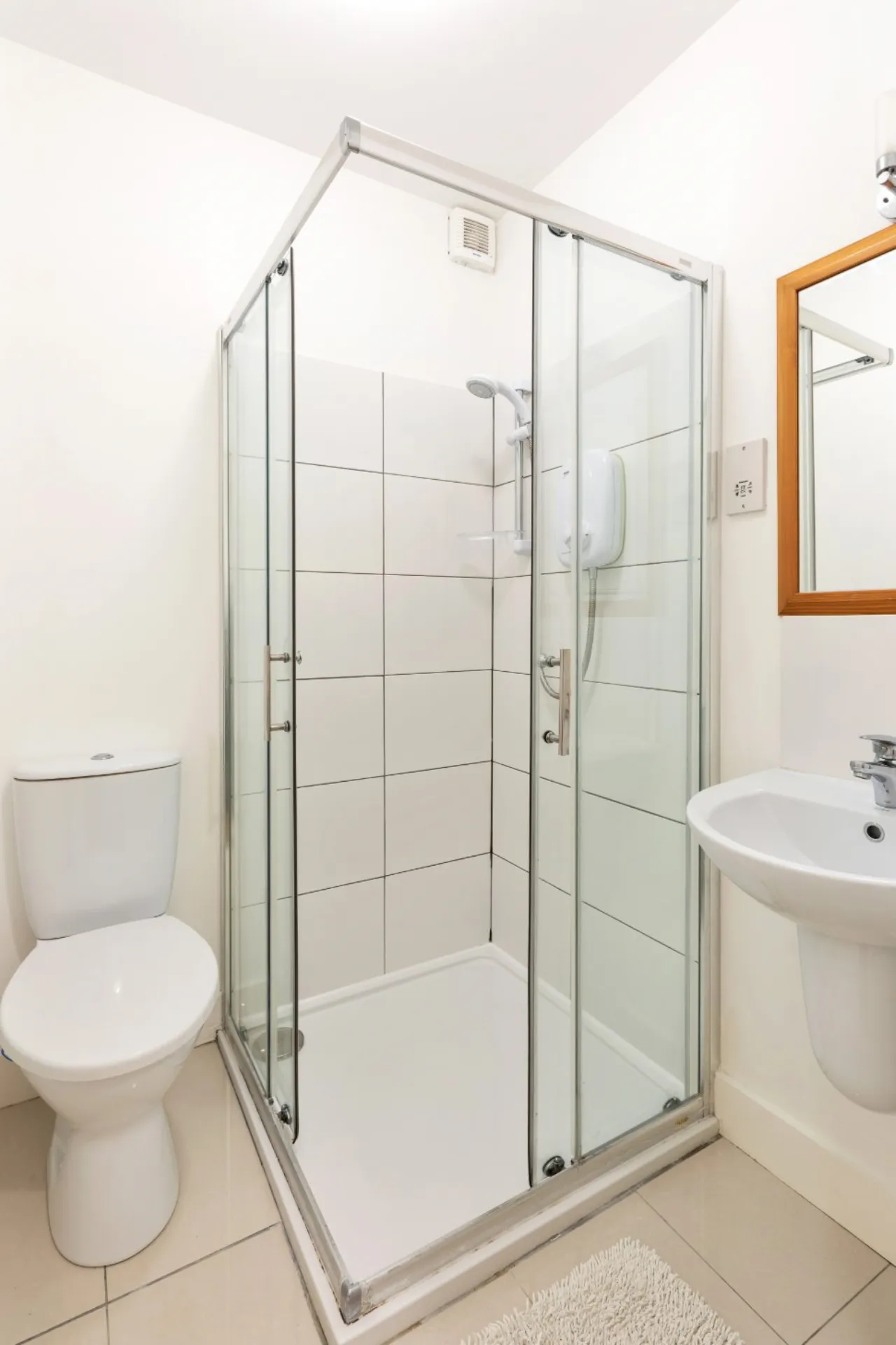 Photo of 17 Lower Prince Edward Terrace, Carysfort Avenue, Blackrock, Co Dublin, A94 K6R9