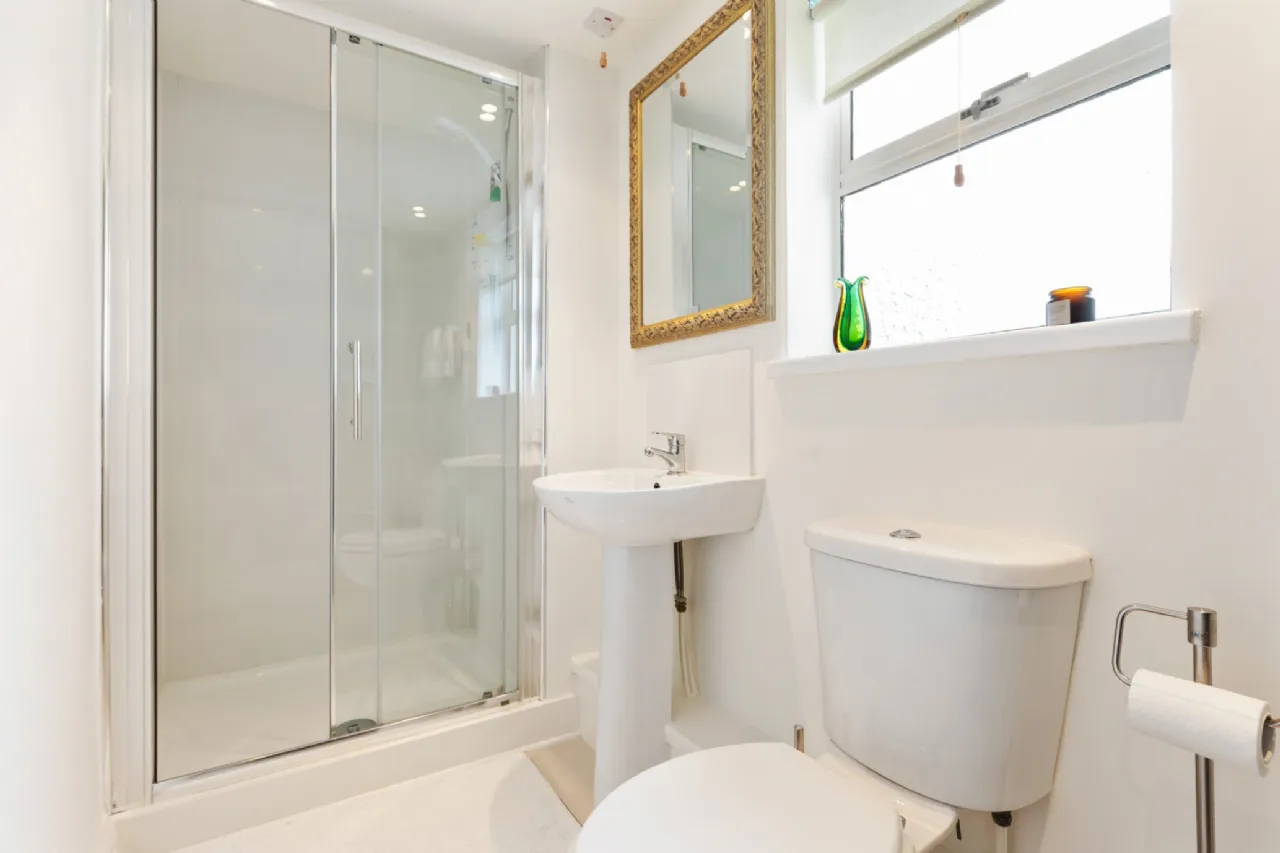 Photo of 17 Lower Prince Edward Terrace, Carysfort Avenue, Blackrock, Co Dublin, A94 K6R9