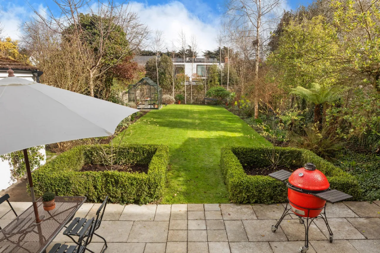 Photo of 17 Lower Prince Edward Terrace, Carysfort Avenue, Blackrock, Co Dublin, A94 K6R9