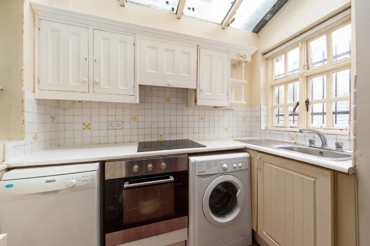 Photo of 12 Eastmoreland Place, Dublin 4, D04 FR13