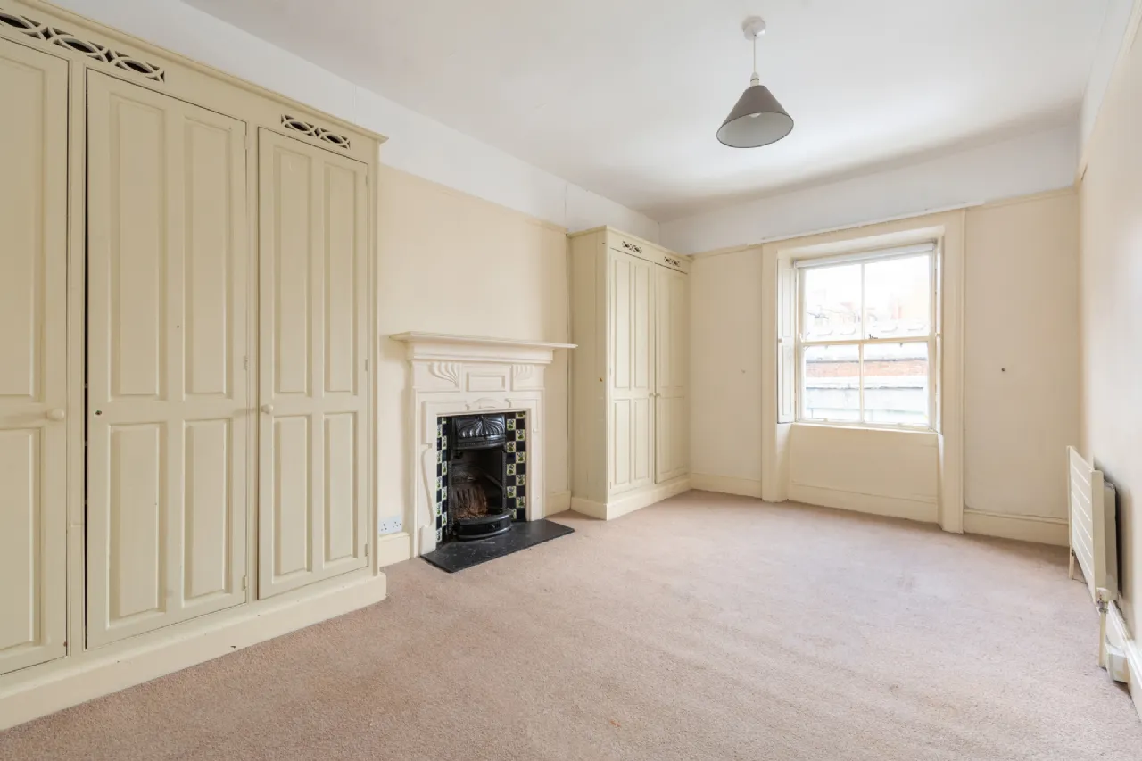 Photo of 12 Eastmoreland Place, Dublin 4, D04 FR13