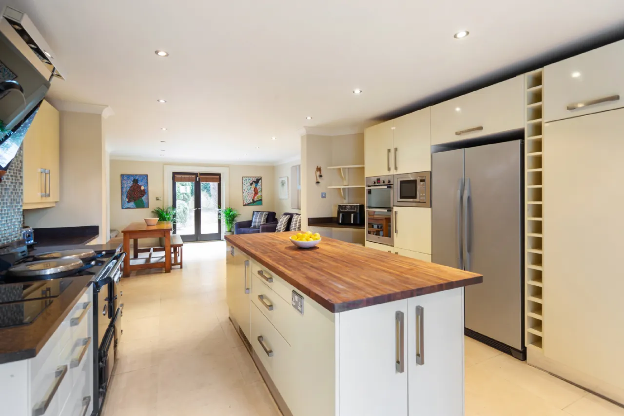 Photo of Strand Lodge, 5 Strand Road, Sandymount, Dublin 4, D04 X461