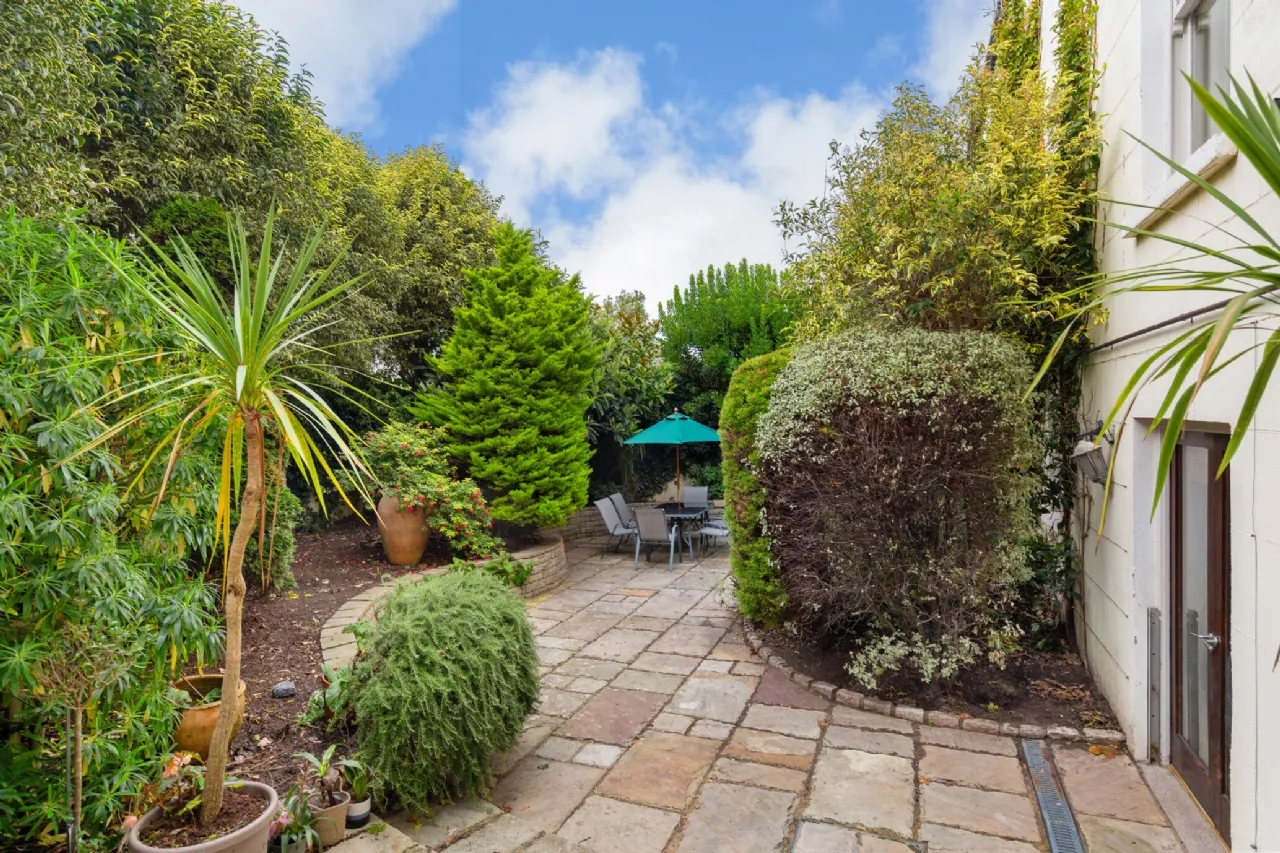 Photo of Strand Lodge, 5 Strand Road, Sandymount, Dublin 4, D04 X461